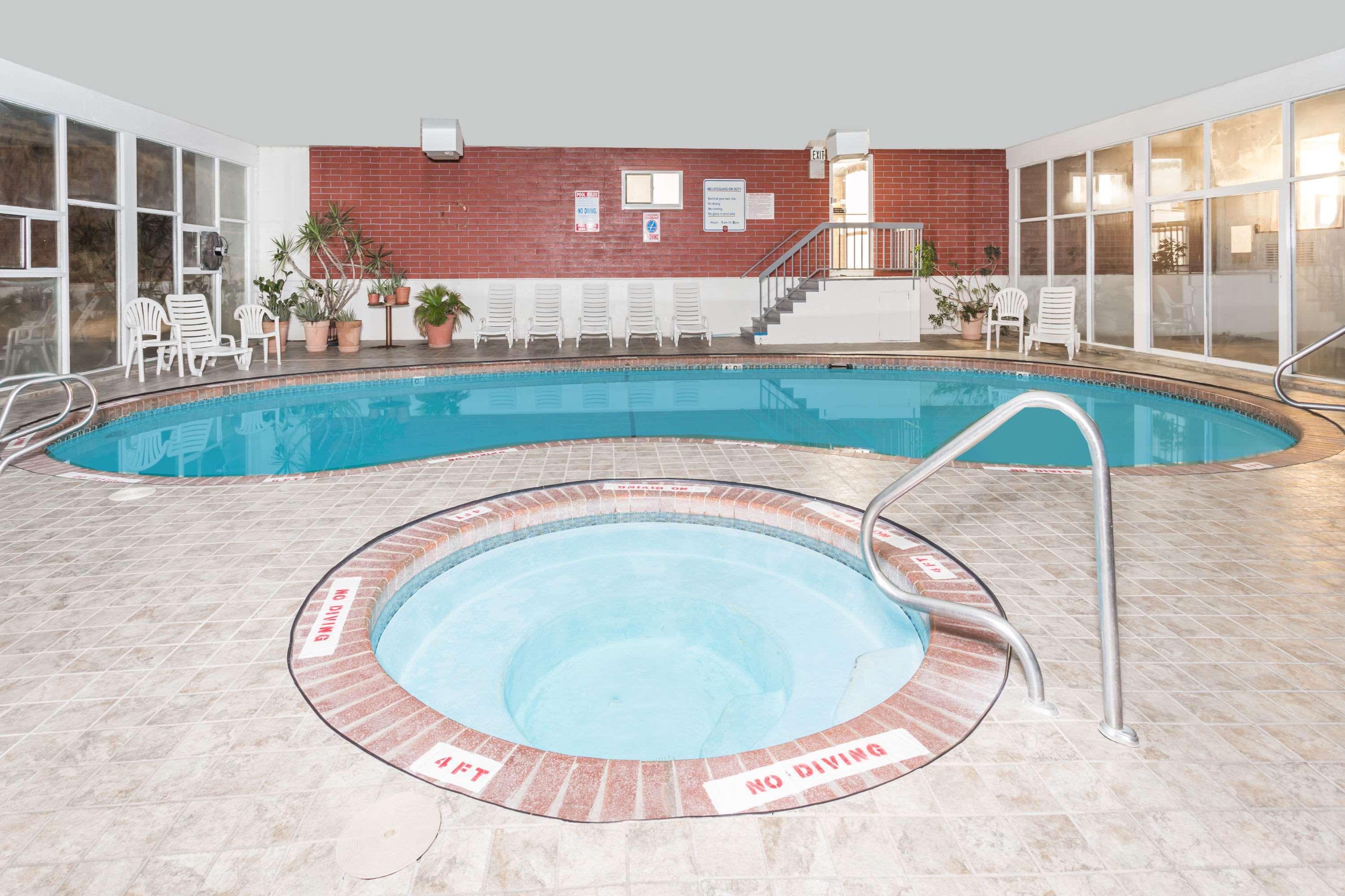 Days Inn By Wyndham Evanston Wy Exterior photo