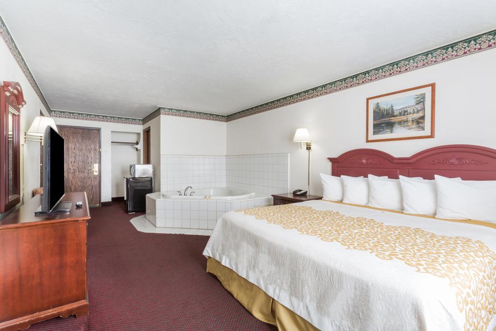 Days Inn By Wyndham Evanston Wy Exterior photo