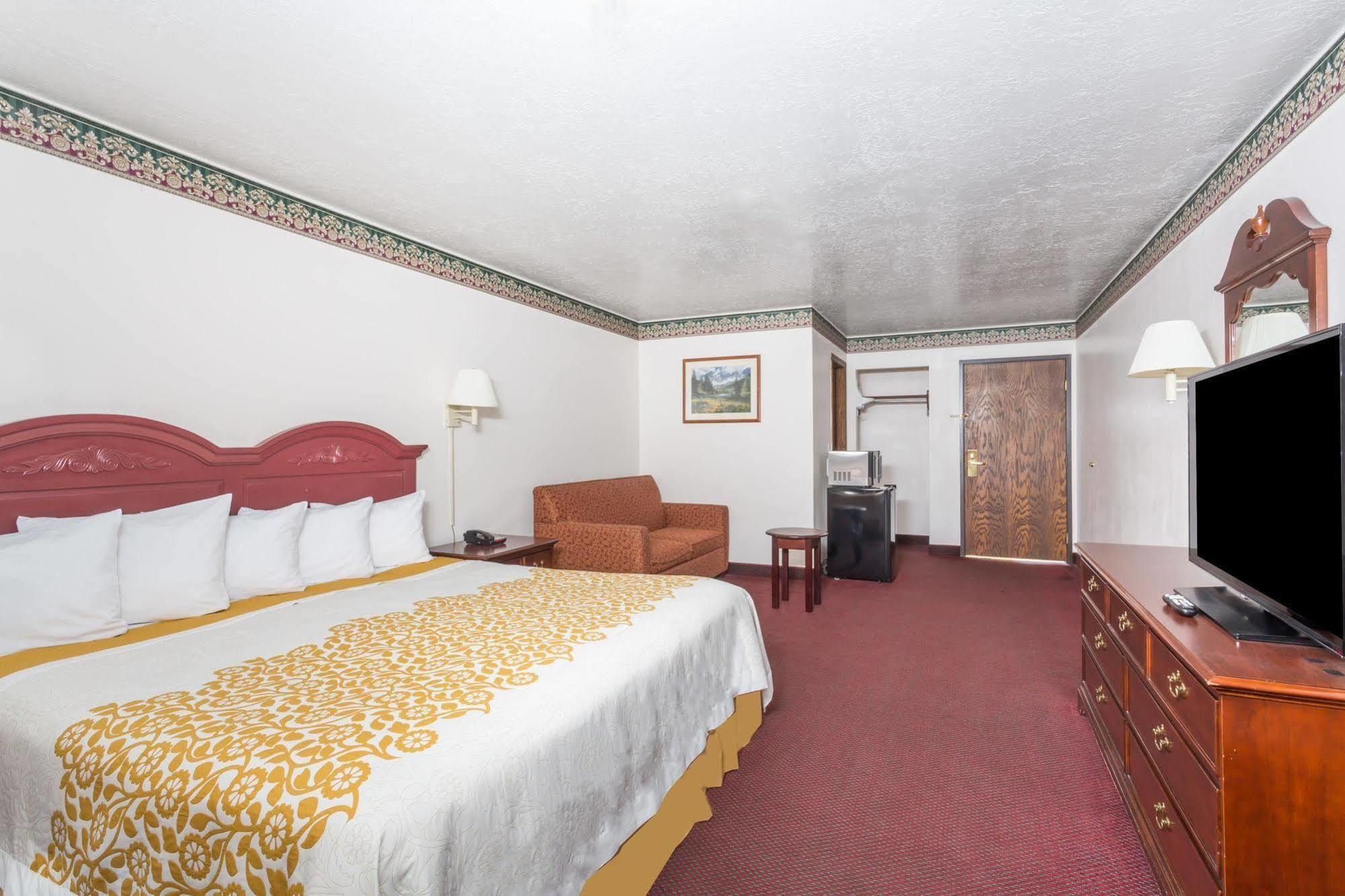Days Inn By Wyndham Evanston Wy Exterior photo
